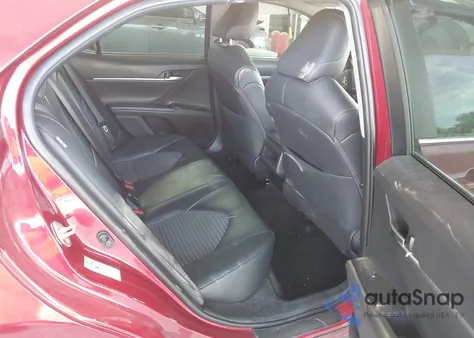 2018 Toyota Camry Se z USA, uszkodzony, nr VIN 4T1B11HK1JU663035